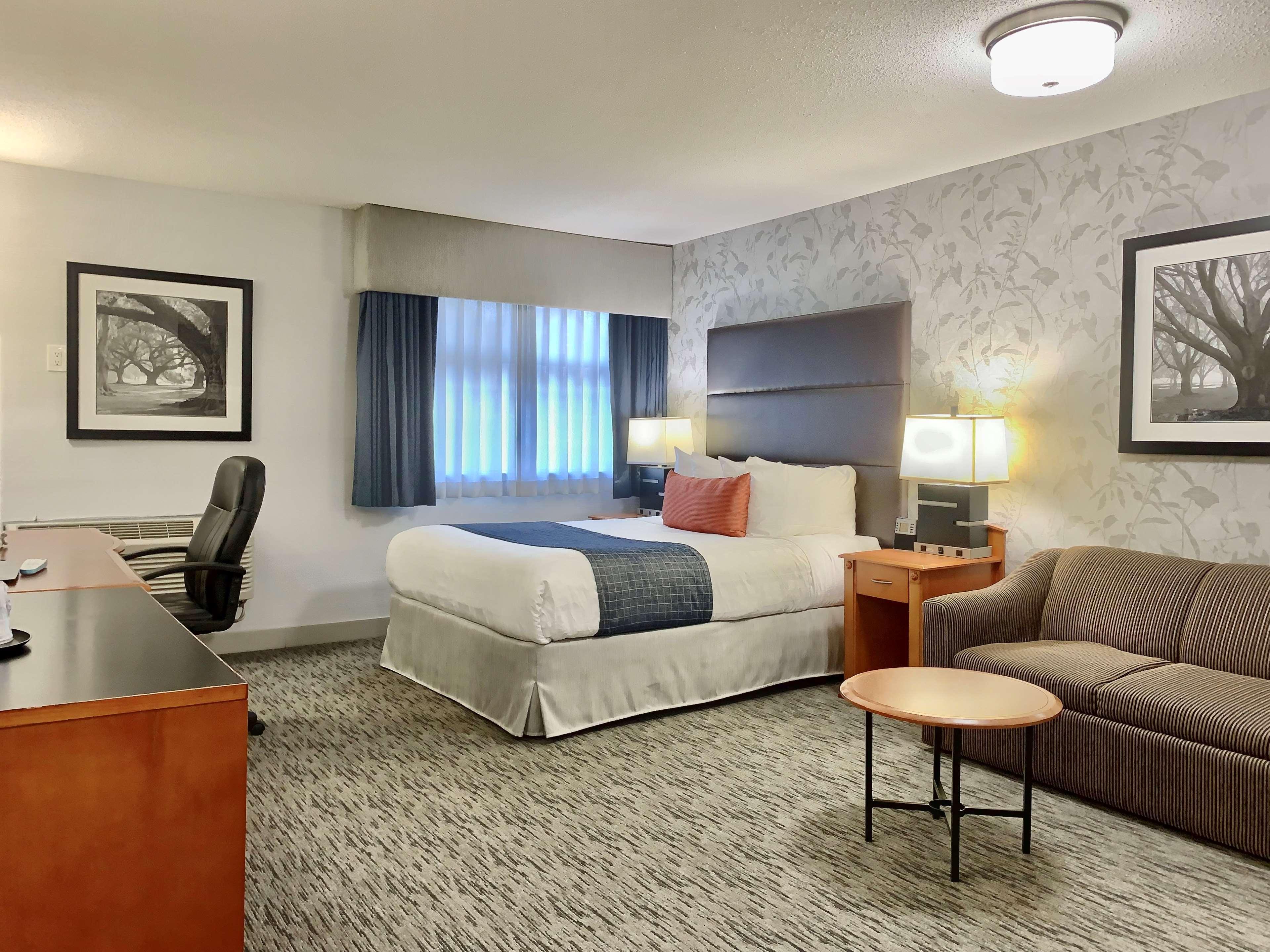 Best Western Plus Regency Inn And Conference Centre Abbotsford Exterior photo