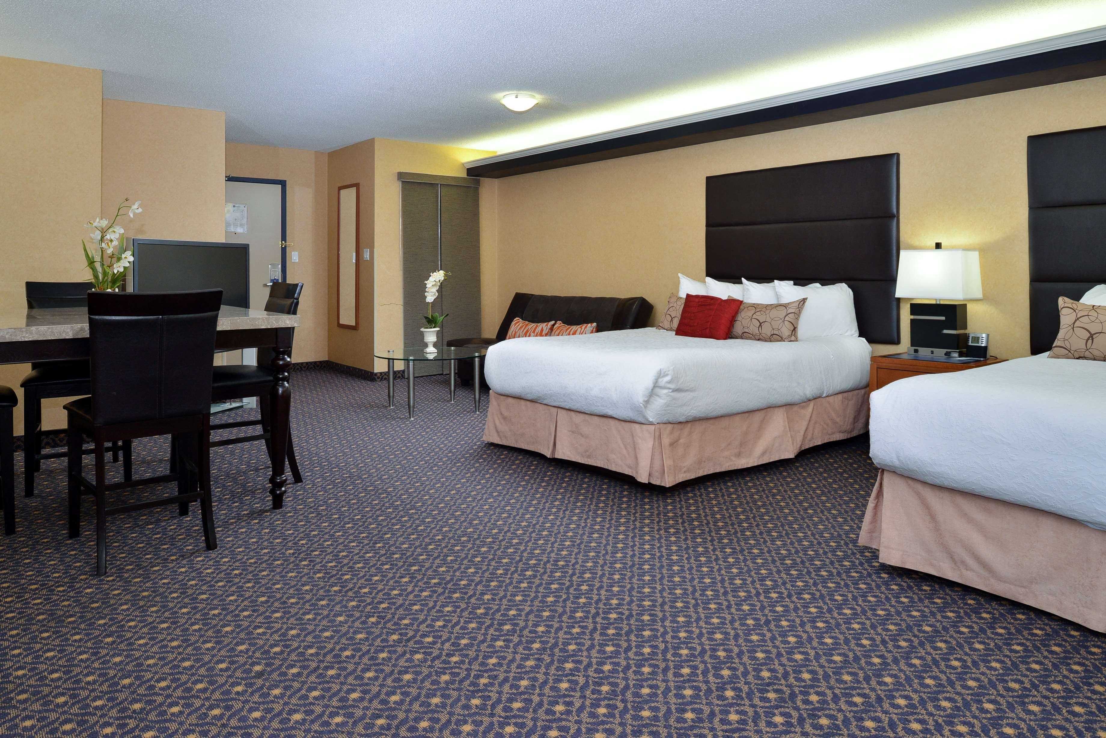 Best Western Plus Regency Inn And Conference Centre Abbotsford Exterior photo