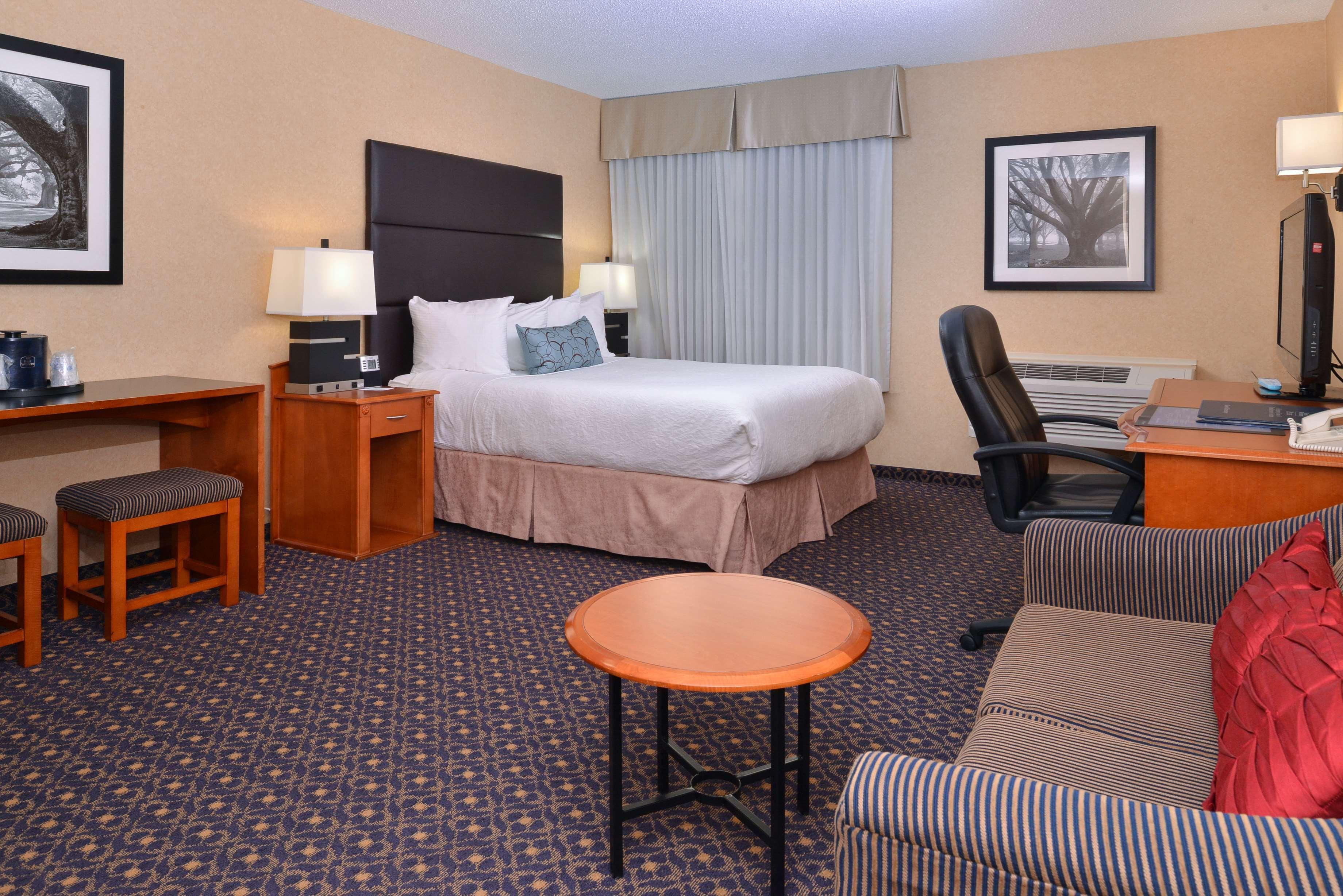 Best Western Plus Regency Inn And Conference Centre Abbotsford Exterior photo