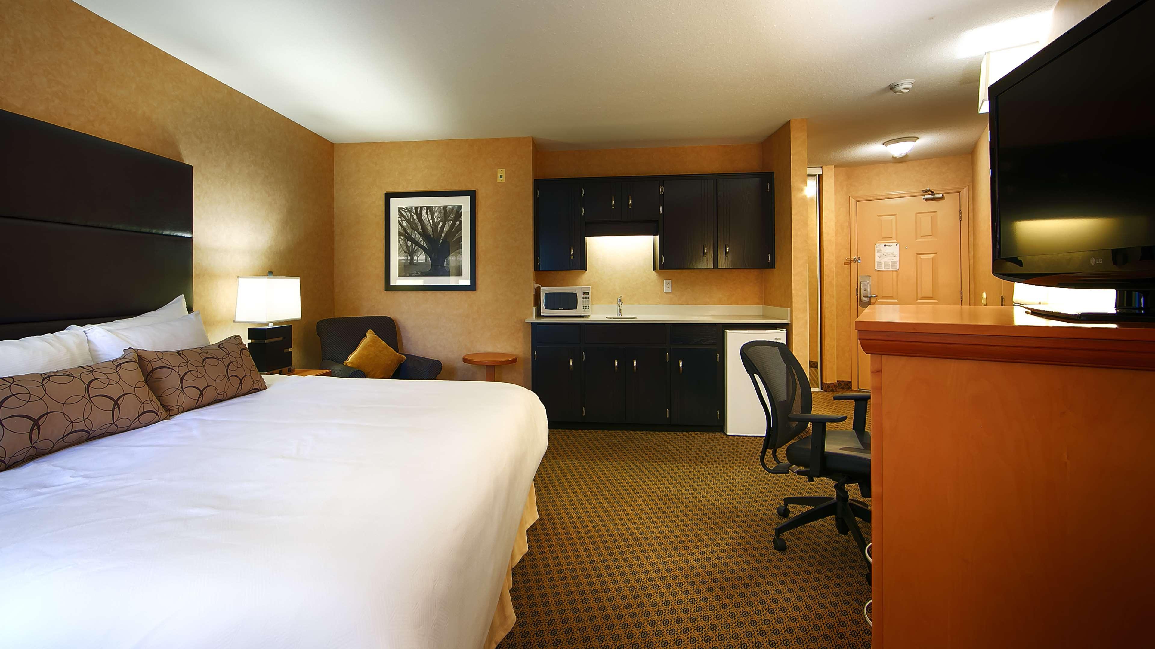 Best Western Plus Regency Inn And Conference Centre Abbotsford Exterior photo