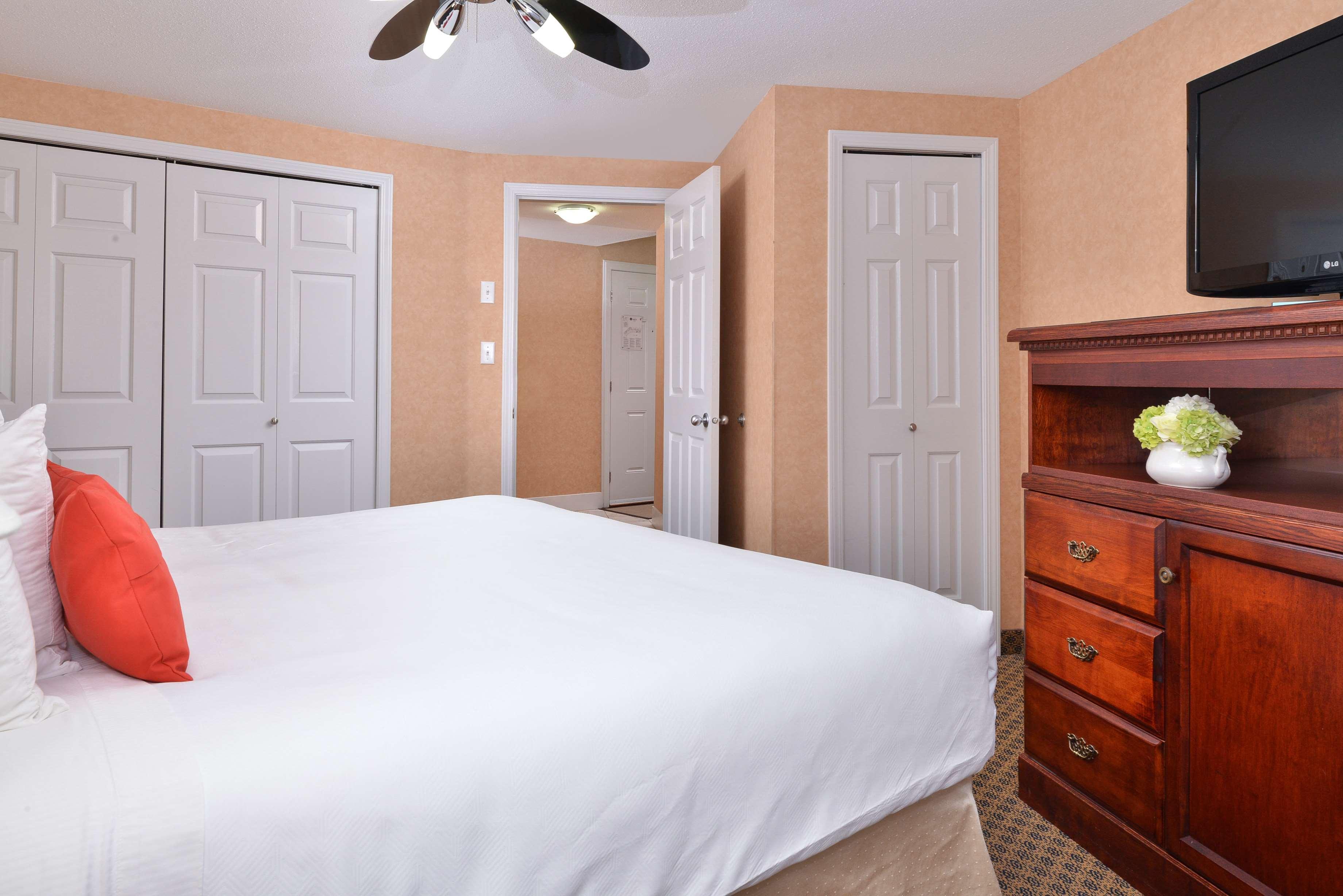 Best Western Plus Regency Inn And Conference Centre Abbotsford Exterior photo