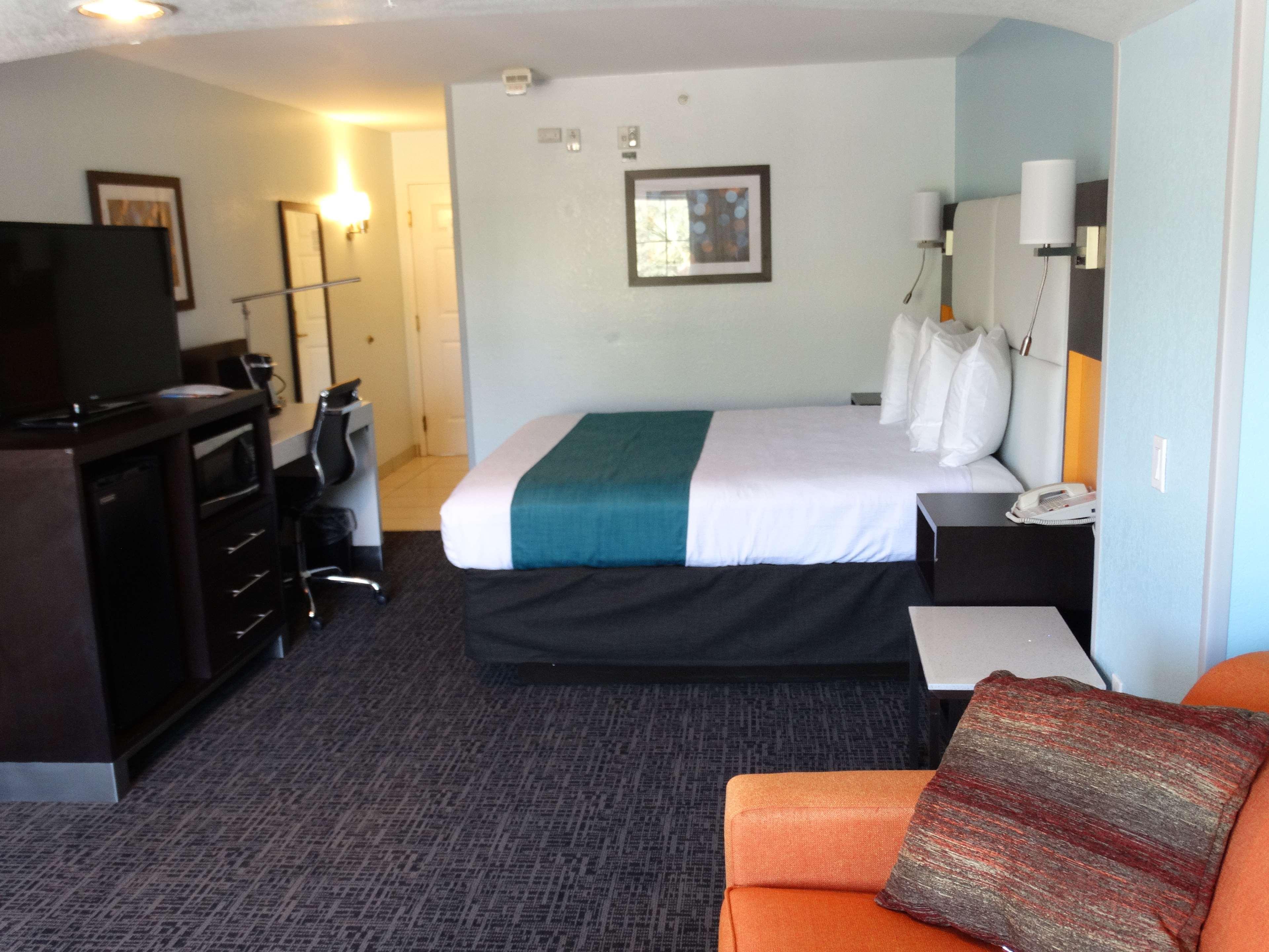 Best Western Plus Regency Inn And Conference Centre Abbotsford Exterior photo