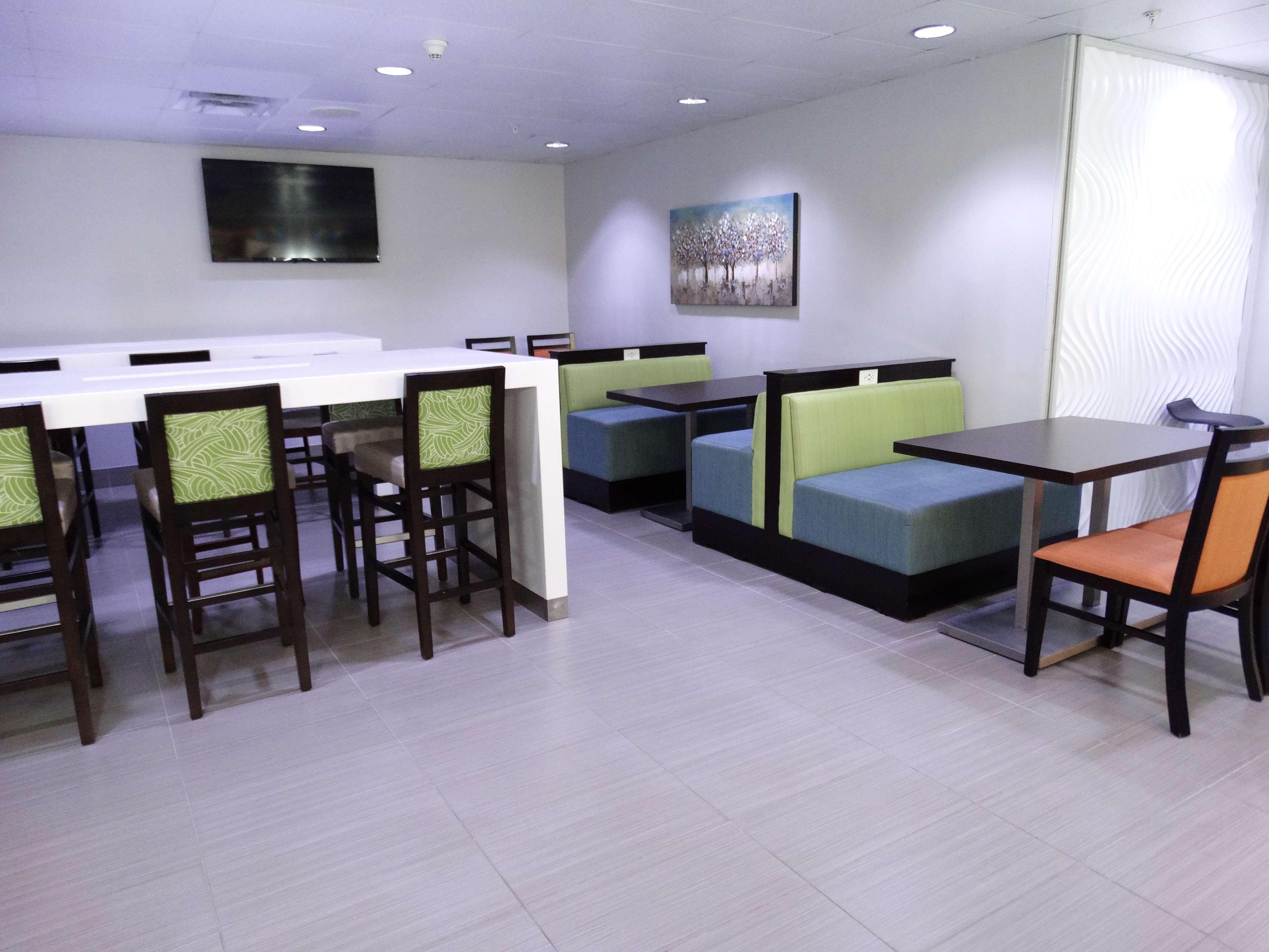 Best Western Plus Regency Inn And Conference Centre Abbotsford Exterior photo