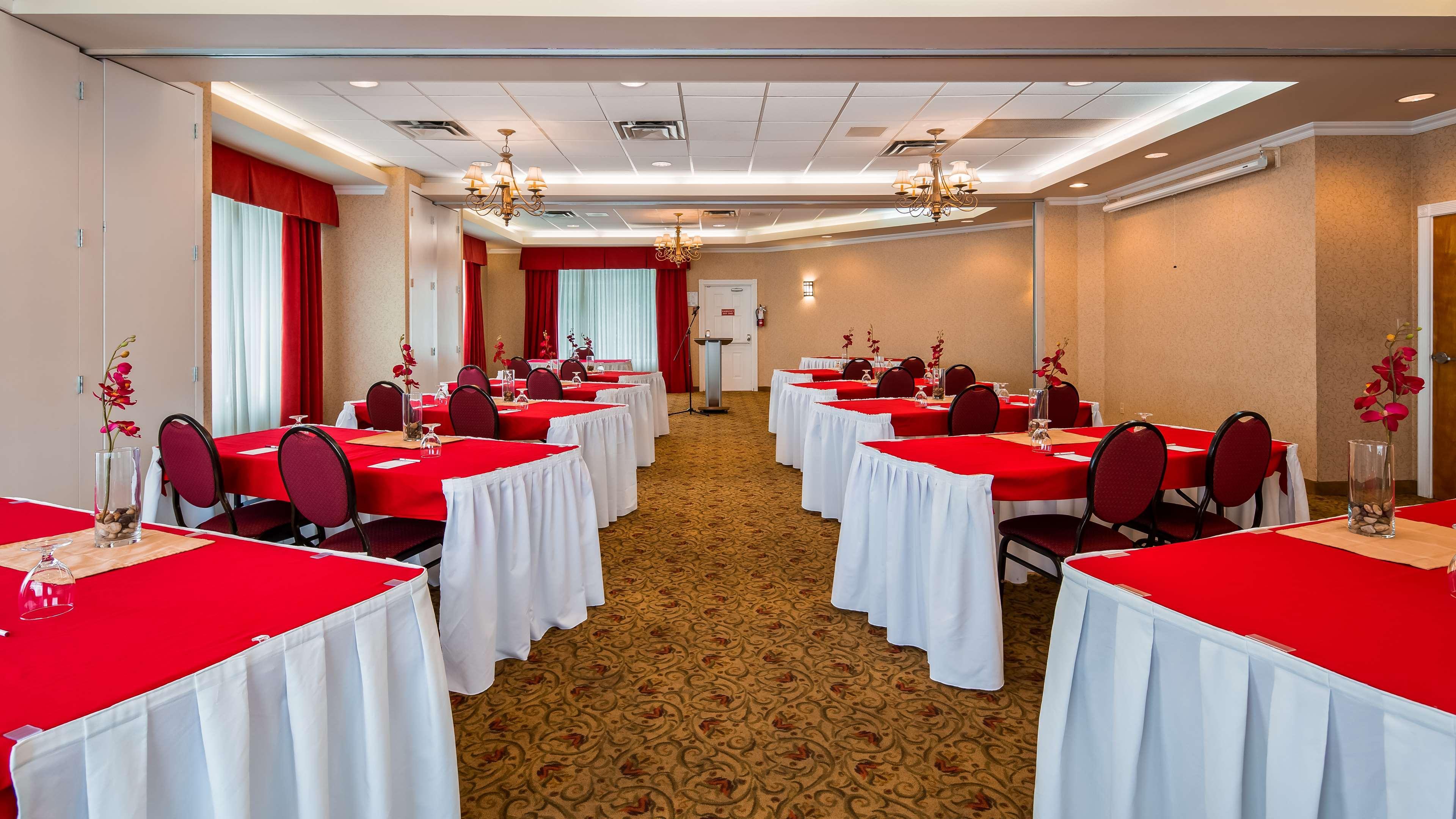 Best Western Plus Regency Inn And Conference Centre Abbotsford Exterior photo