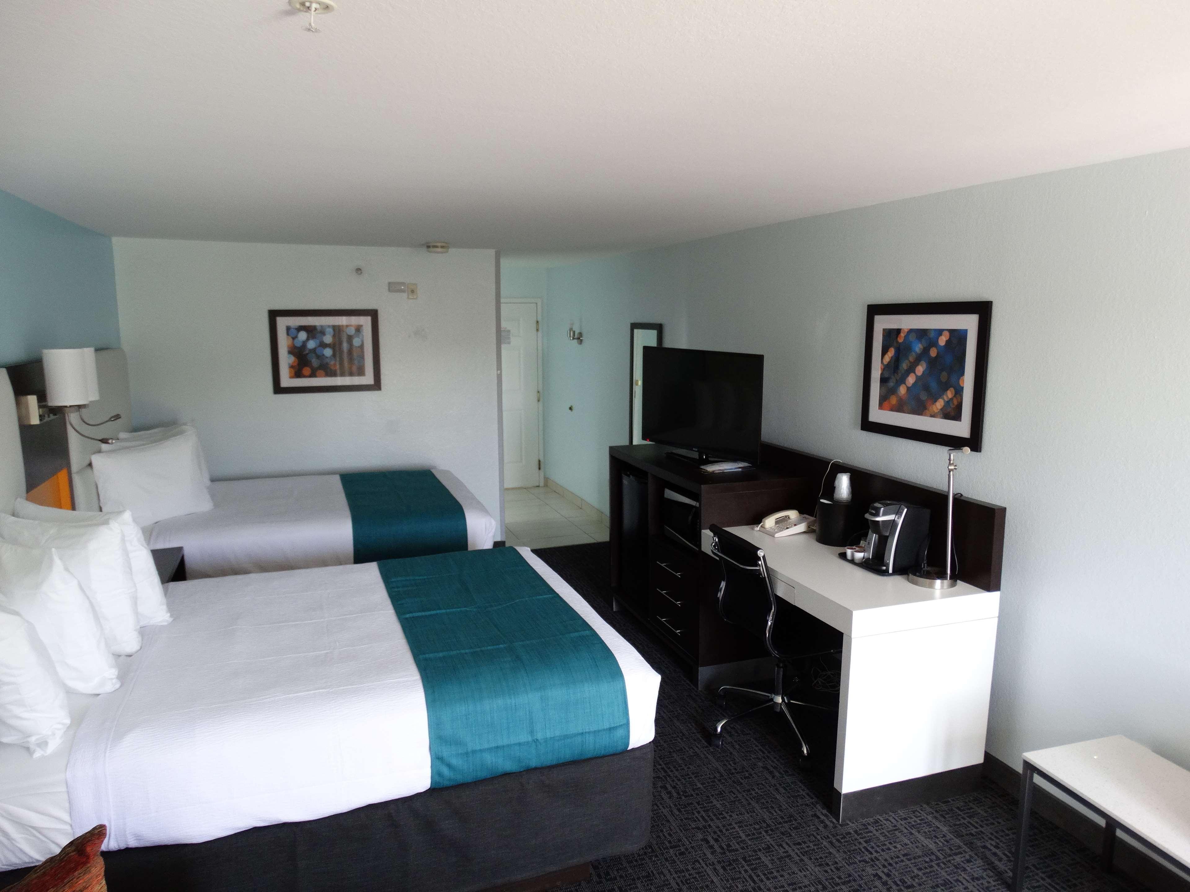 Best Western Plus Regency Inn And Conference Centre Abbotsford Exterior photo