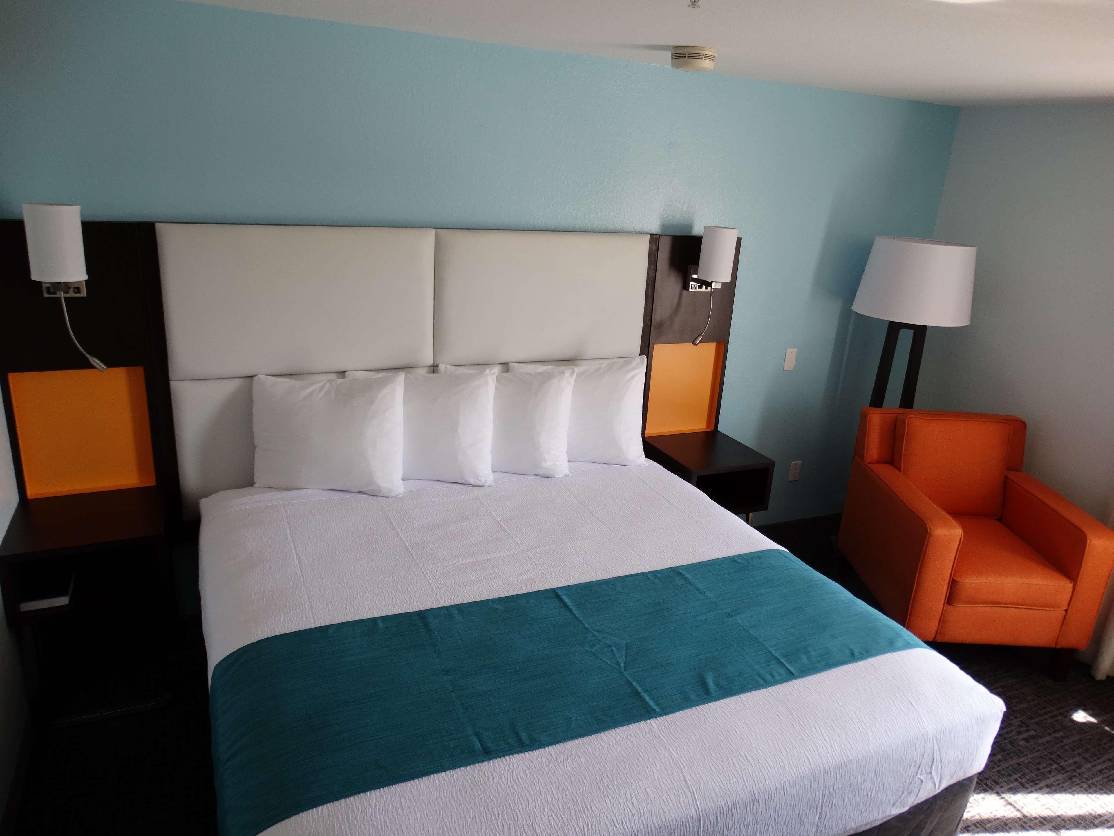 Best Western Plus Regency Inn And Conference Centre Abbotsford Exterior photo